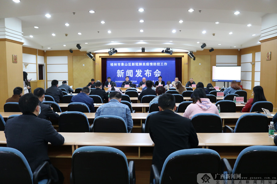 国防部新闻局局长：透明化沟通塑造军队形象新窗口